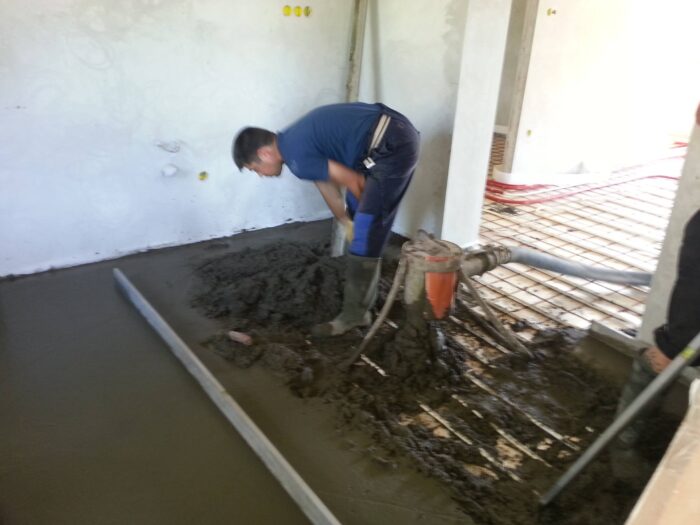 referencia estrich beton padló és polisztirol gyöngyös könnyű beton feltöltés készítése